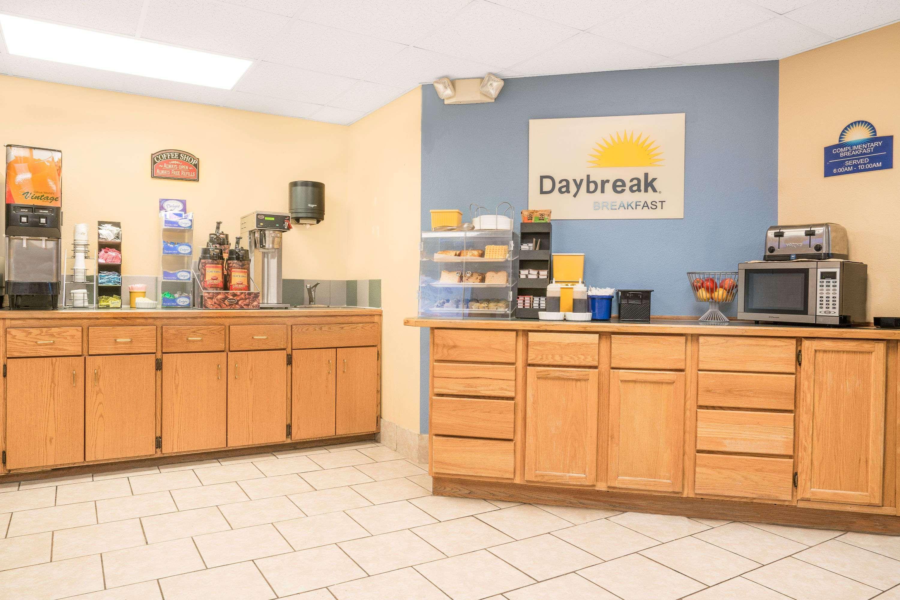 Days Inn By Wyndham Alexandria Mn Dış mekan fotoğraf