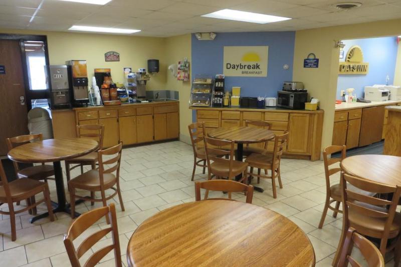 Days Inn By Wyndham Alexandria Mn Dış mekan fotoğraf