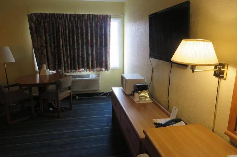 Days Inn By Wyndham Alexandria Mn Dış mekan fotoğraf